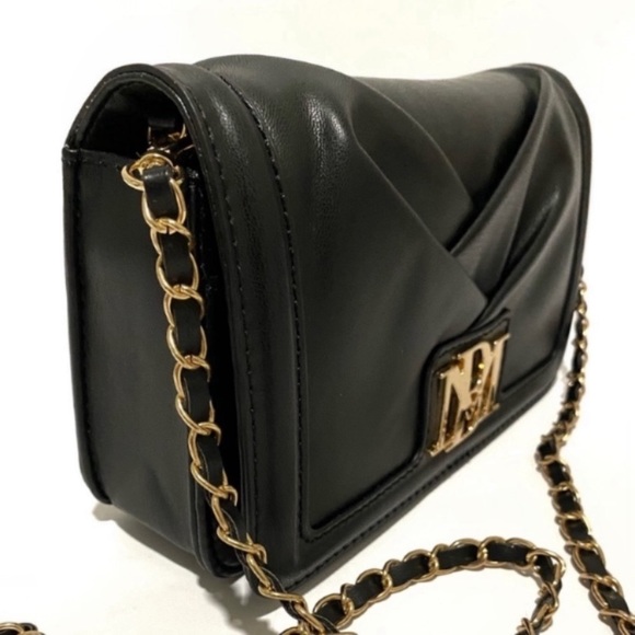 BADGLEY MISCHKA Gold Chain Pleated Crossbody Bag in Black NWT - Picture 3 of 13